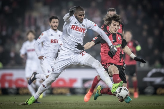 Anthony Modeste (trắng) đã có 17 bàn ở Bundesliga.