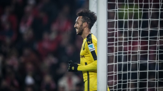 Aubameyang đang dẫn đầu danh sách ghi bàn ở Bundesliga.