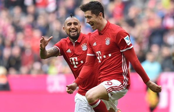Lewandowski lập cú đúp giúp Bayern chiến thắng.