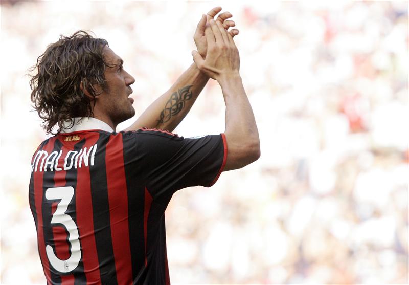 Trung vệ: Paolo Maldini