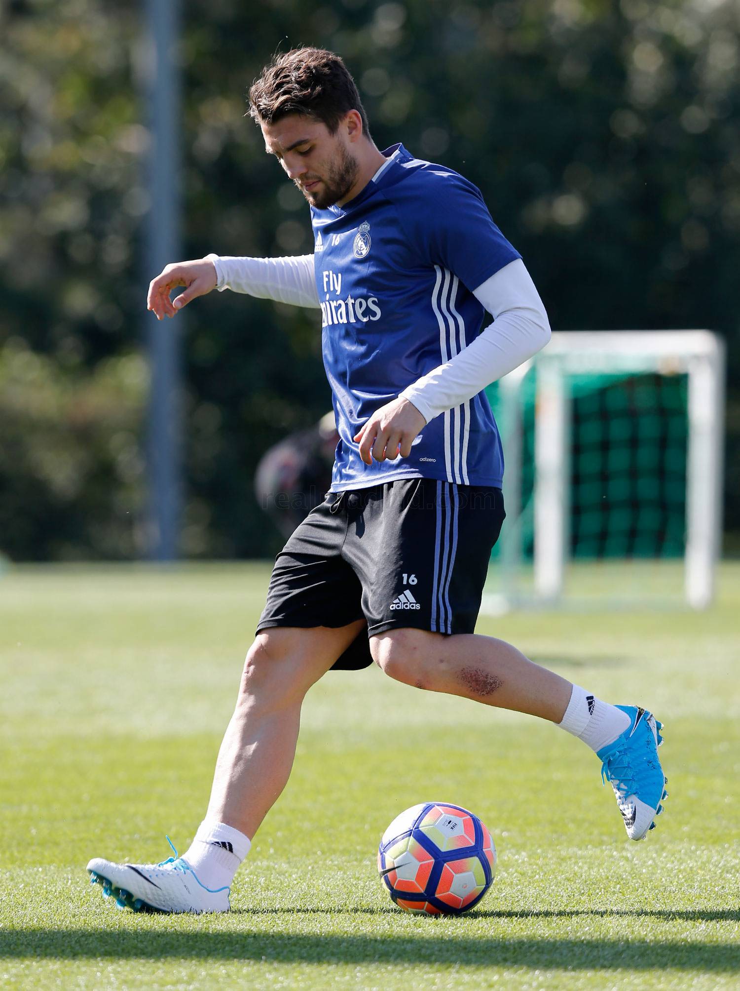 ...Kovacic phải tập giáo án riêng.