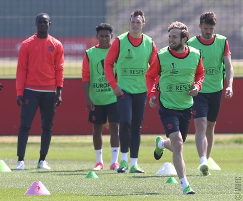Man United không còn xa chức vô địch Europa League.