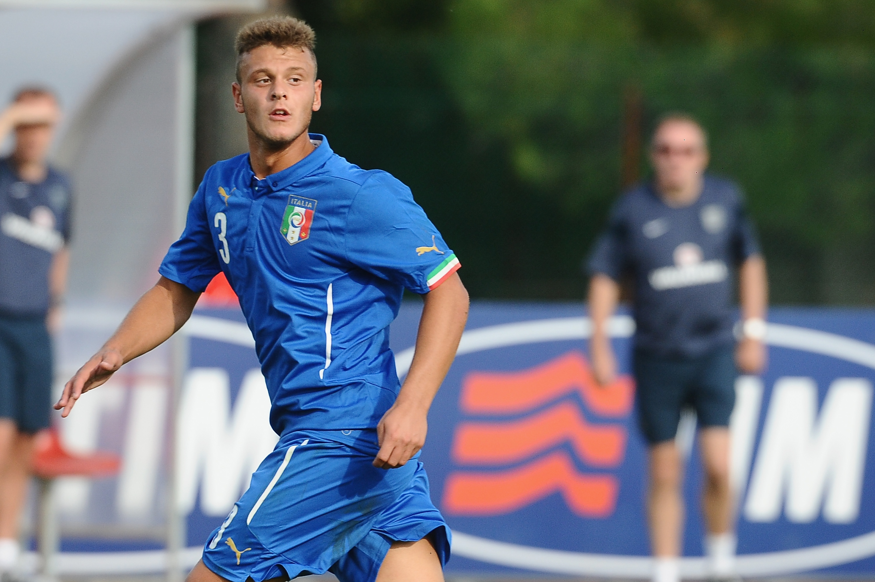 Hậu vệ trái: Federico Dimarco (Italia). Một trong những tài năng trẻ triển vọng của Inter Milan. Anh đang được cho mượn tại Empoli mùa giải năm nay. Dimarco có 11 lần ra sân và thực hiện một pha kiến tạo tại Serie A.