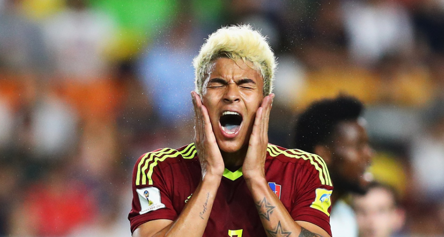 Penaranda sẽ còn tiếc nuối rất nhiều sau pha sút hỏng phạt đền.