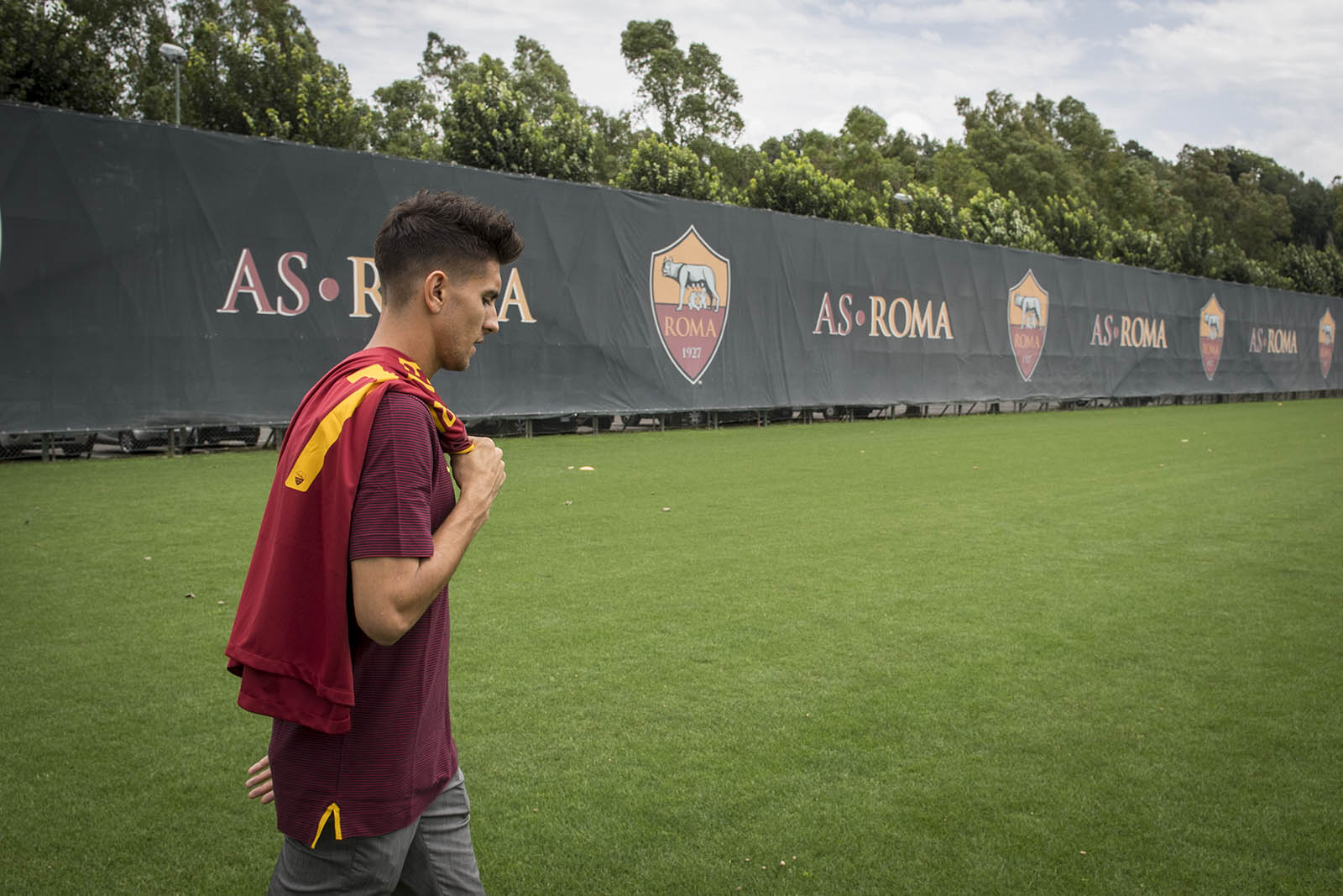 Ngày đầu tại Roma của anh kết thúc tại sân tập.