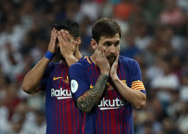 Barcelona có 2 thất bại ê chề trước kình địch Real.