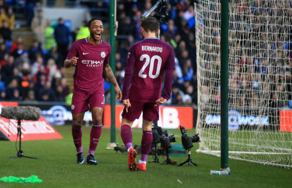Sterling là người nâng tỉ số lên 2-0.