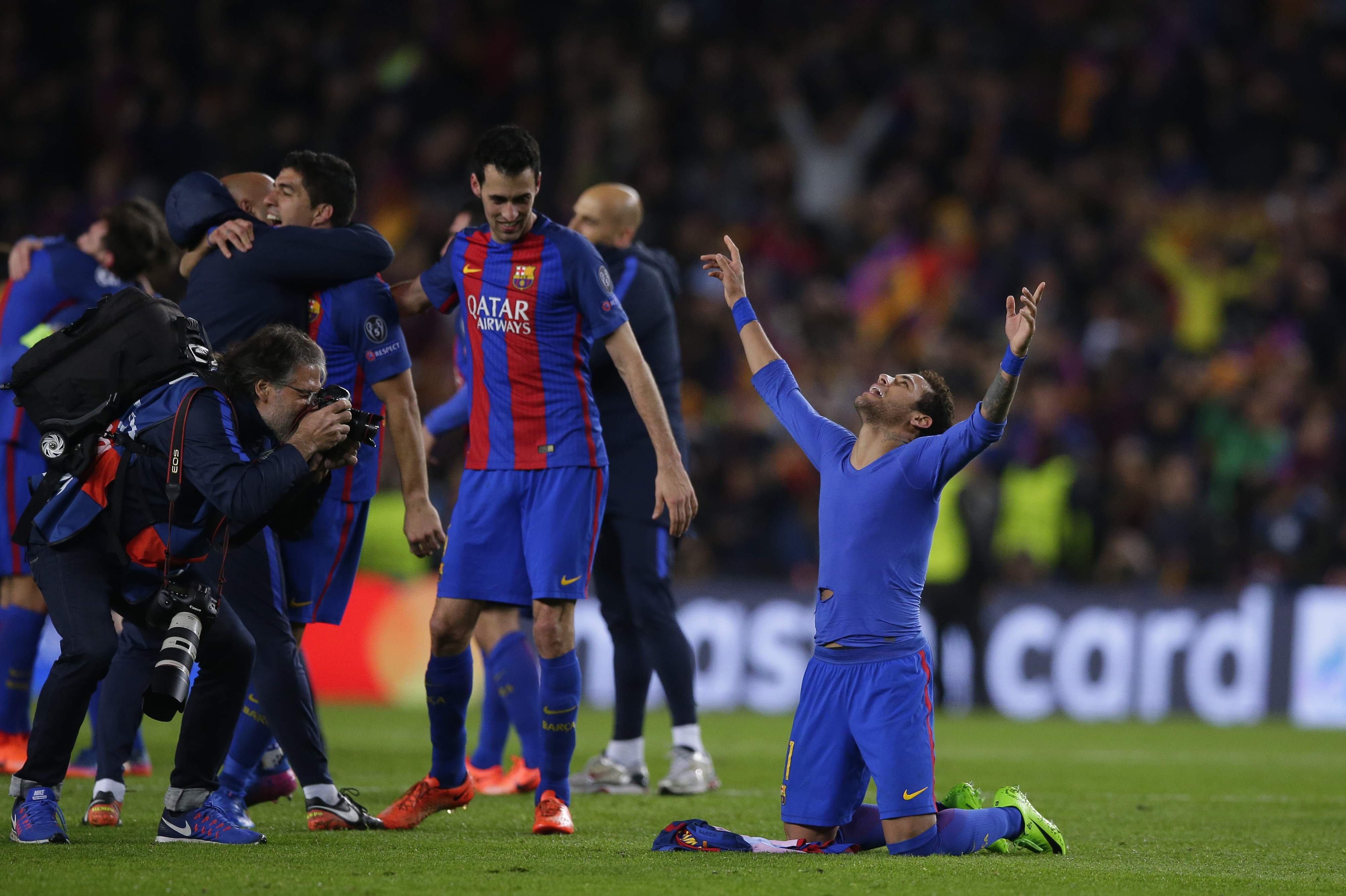 Neymar không thể góp mặt đêm nay vì chấn thương.