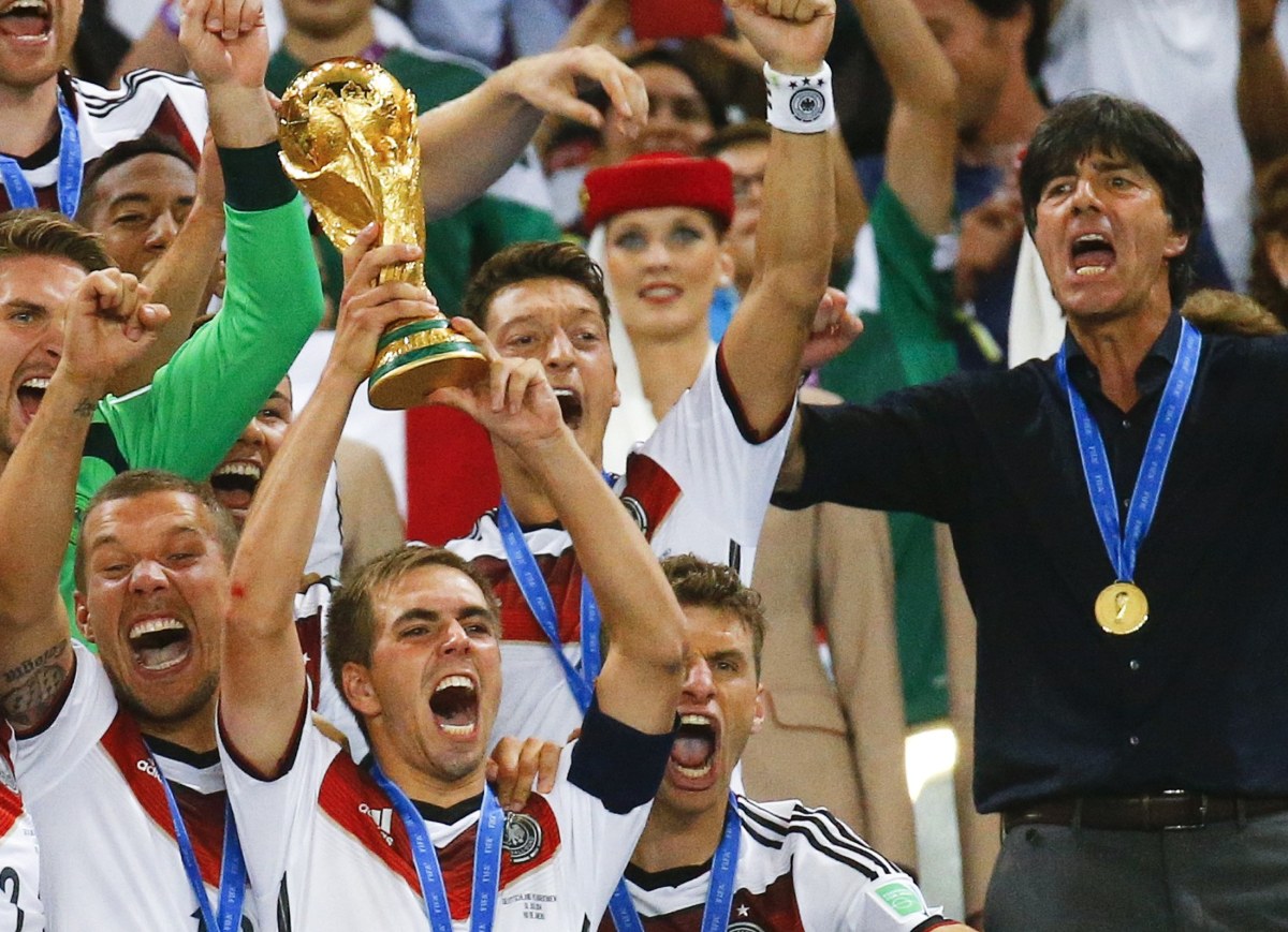 Khoảnh khắc không thể quên của Philipp Lahm.