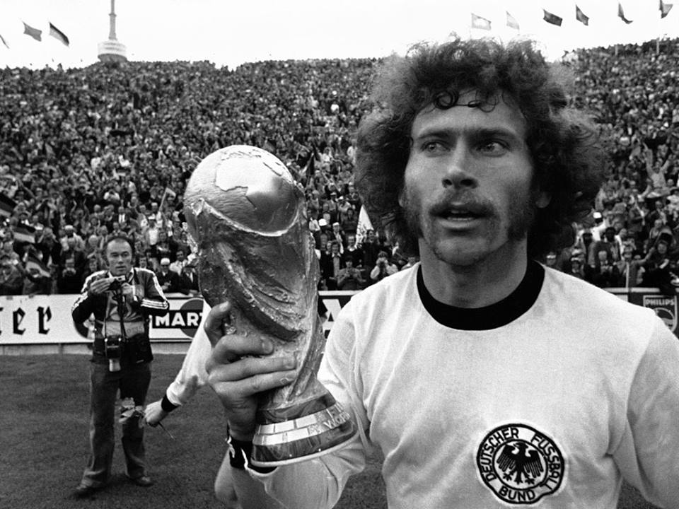 Paul Breitner - Hậu vệ (Bayern & Tây Đức)