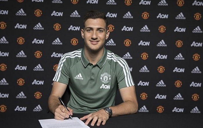 Anh khiến Man United phải bỏ ra khoảng 17,4 triệu bảng. Diogo Dalot là tân binh thứ 2 của Man United trong mùa Hè này.