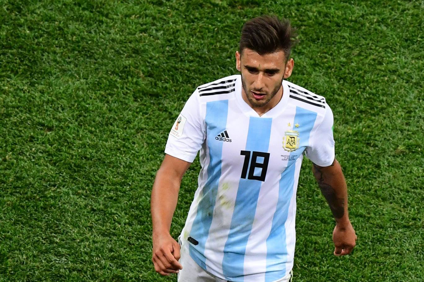 Eduardo Salvio - 6 điểm: Tích cực tham gia tấn công nhưng lại để hở ra những khoảng trống chết người ở phía sau.