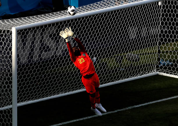 Họ tạo ra một vài cơ hội trước khung thành đối thủ và đặc biệt không cho đại diện châu Phi thực hiện bất kỳ cú sút nào.