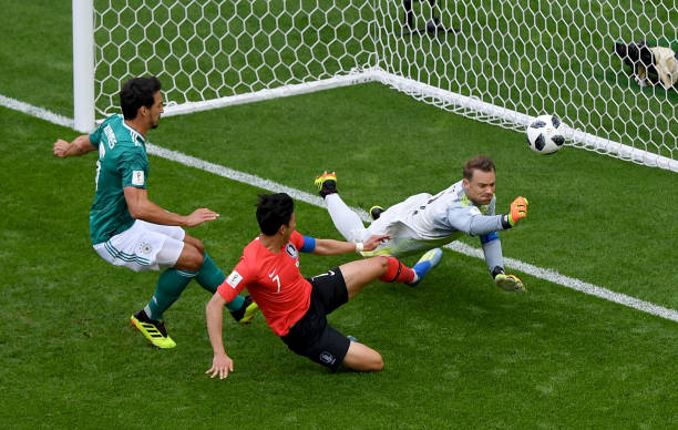 Hàn Quốc suýt có bàn thắng trong hiệp một.