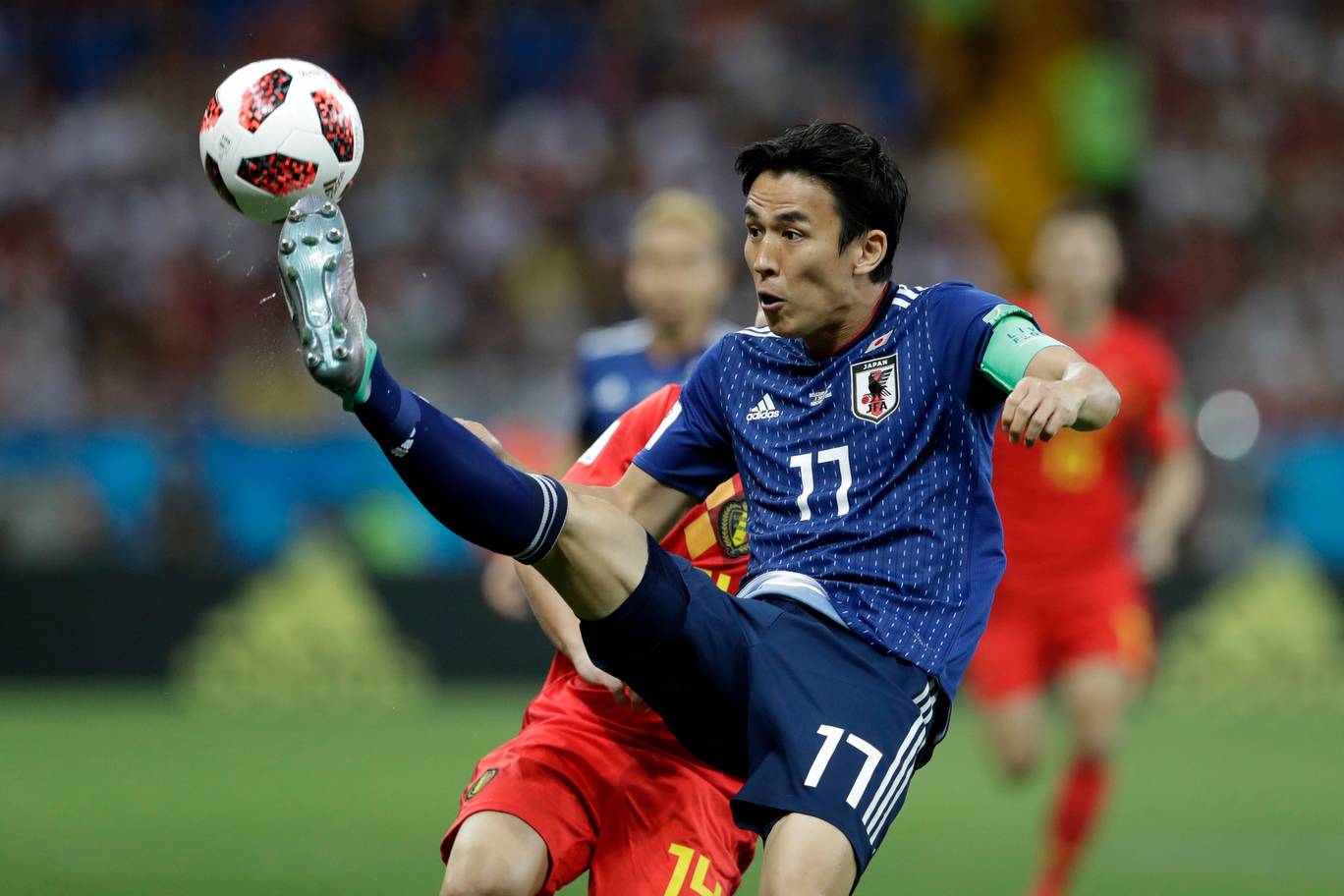 Makoto Hasebe - 7 điểm: Phòng ngự tốt giúp các cầu thủ phía trên yên tâm tấn công.
