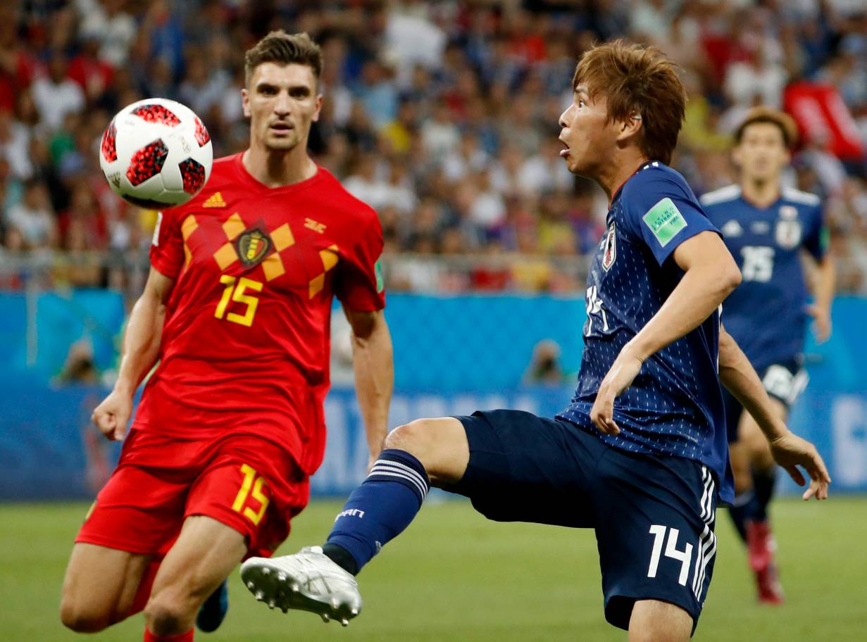 Takashi Inui - 8 điểm: Tiếp tục là ngòi nổ quan trọng của Nhật Bản, thực hiện cú sút xa đẹp mắt nâng tỉ số lên 2-0.