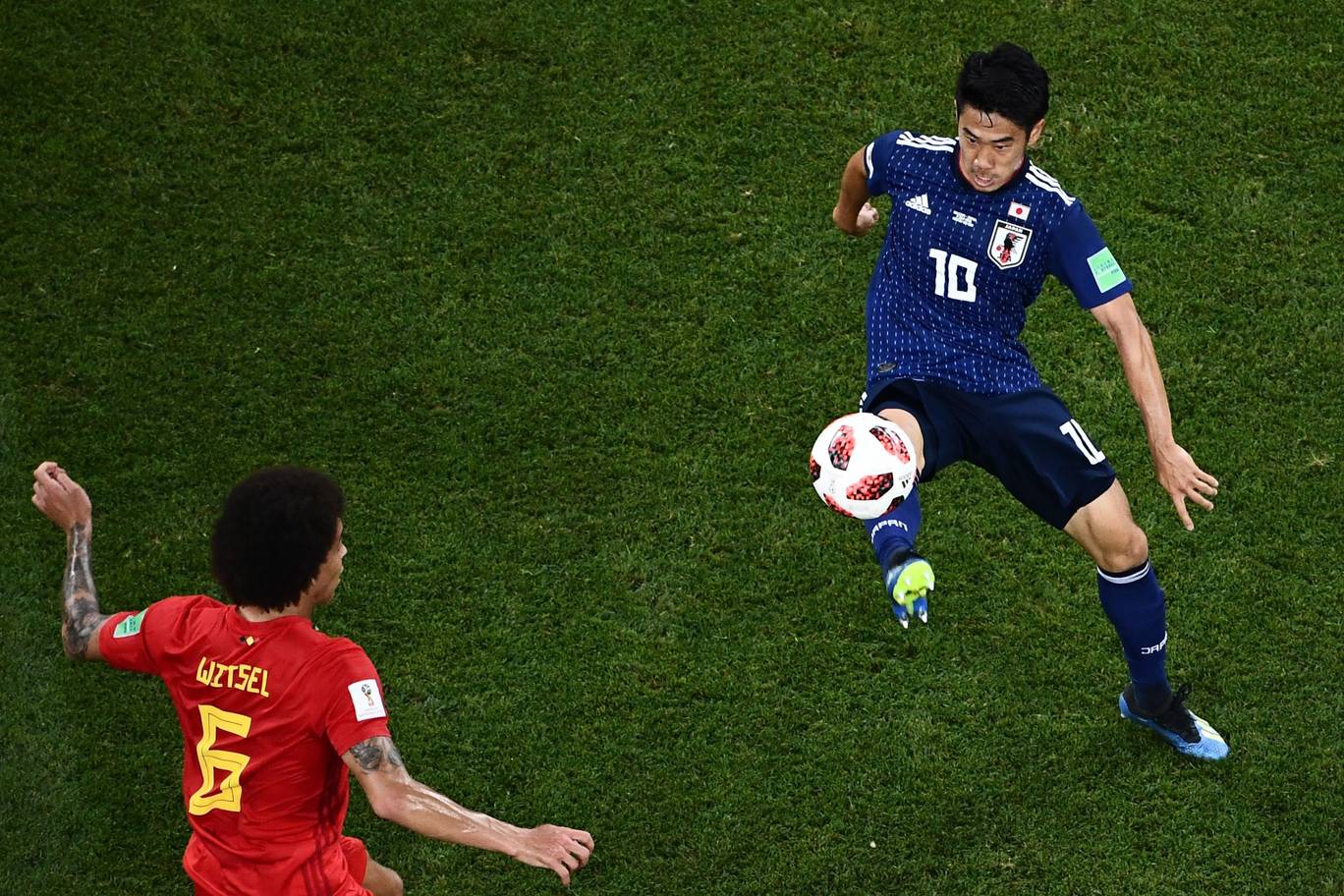 Shinji Kagawa - 8 điểm: Kinh nghiệm và đẳng cấp của Kagawa giúp các pha lên bóng bên phía Nhật Bản thật sự mượt mà. Anh liên kết tốt với đồng đội, tung ra những đường chuyền thuận lợi.