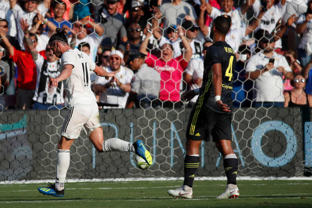 Bale gỡ hòa cho Real bằng cú sút xa đẹp mắt.