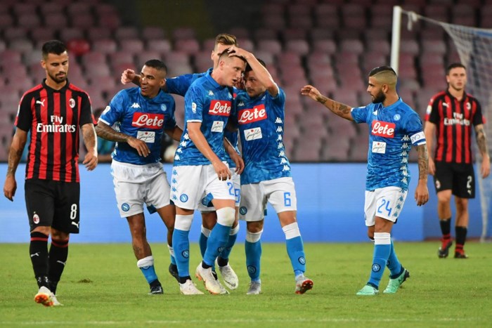 Napoli - Á quân Serie A: Napoli thành công trong việc giữ nguyên bộ khung mùa trước. Cùng với một số tân binh chất lượng và chiến lược gia lão luyện Carlo Ancelotti, người từng vô địch Champions League, Napoli hứa hẹn sẽ khuynh đảo châu Âu năm nay và là đối thủ đáng ngại cho mọi đại gia châu Âu.