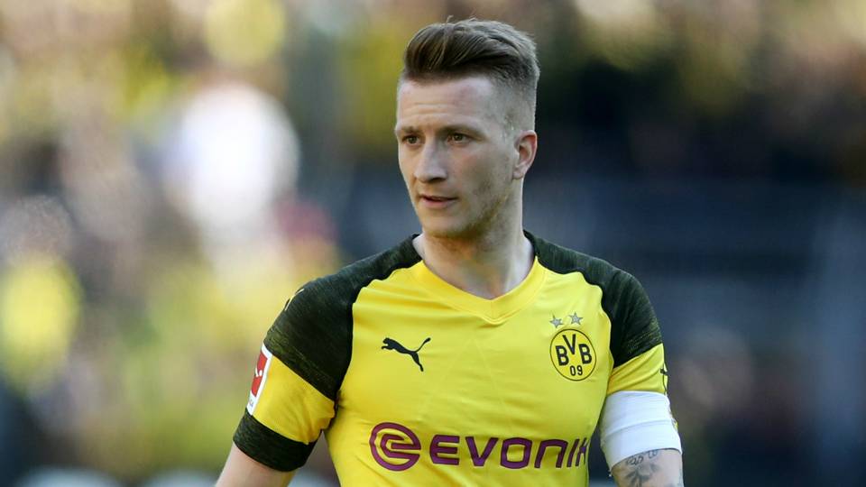 Borussia Dortmund - Hạng Tư Bundesliga: Những biến động trên băng ghế huấn luyện mùa trước khiến Dortmund phải rất chật vật để có vé tham dự Champions League. Dưới thời tân HLV Lucien Favre, hy vọng những điều tốt đẹp sẽ đến với đội bóng vàng đen. Ít nhất họ cần vượt qua vòng bảng.