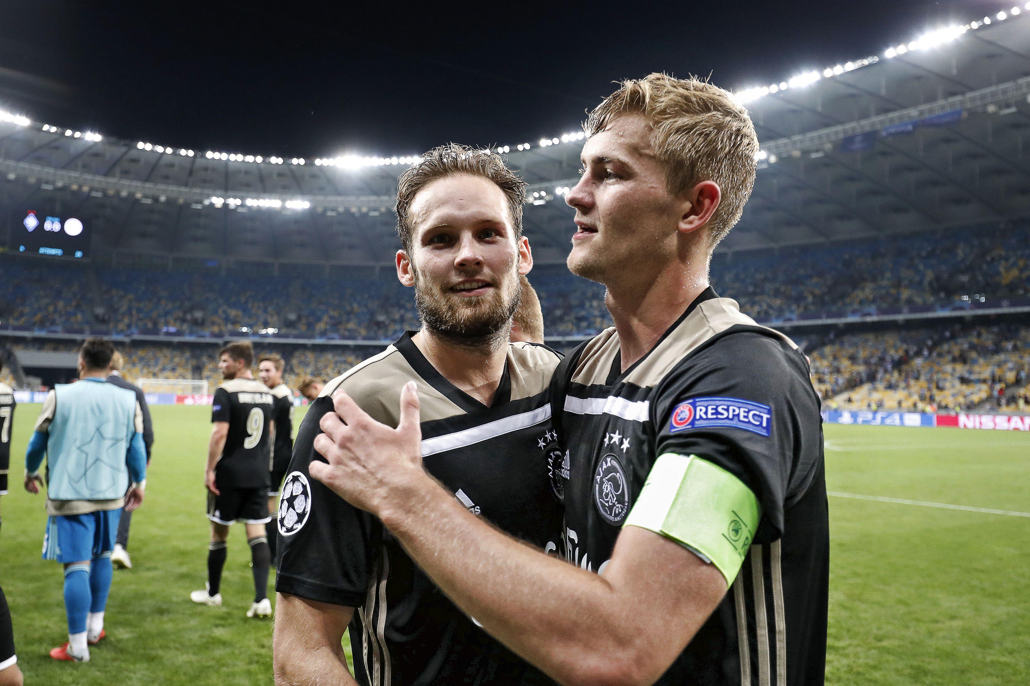 De Ligt cùng Daley Blind, con trai Danny Blind, đang thi đấu cùng nhau ở Ajax.