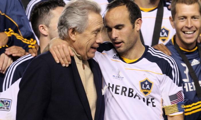 Philip Anschutsz, một nhà đầu tư người Mỹ, ông chủ của LA Galaxy đứng thứ 3 với 8,2 tỷ bảng.