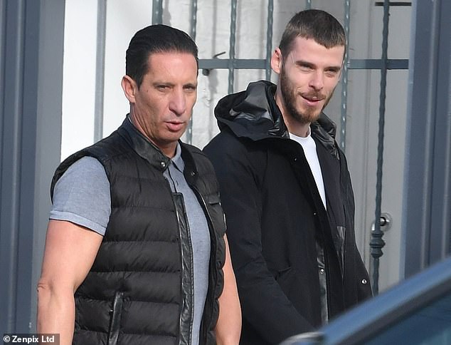 Có thể nói, Emilio Alvarez còn thân với De Gea hơn bạn gái của anh.