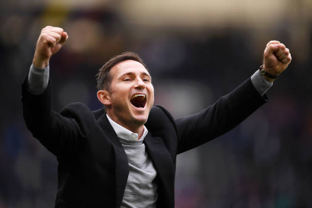 Đáng chú ý, HLV của Derby County hiện tại là Frank Lampard. Trong mùa đầu tiên ngồi vào ghế nóng, huyền thoại Chelsea đang đi rất xa.
