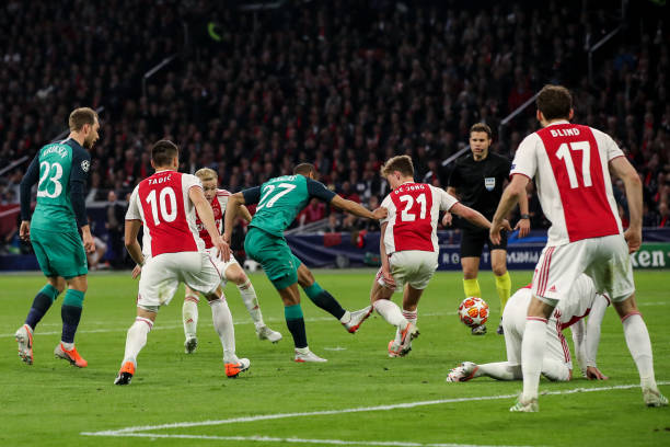 Bàn thứ hai của Lucas Moura.