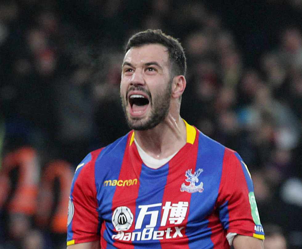 60 - Luka Milivojevic (Crystal Palace) - Milivojevic là cầu thủ chạy nhiều nhất mùa này, anh cũng không ngại phạm lỗi với đối thủ khi cần.