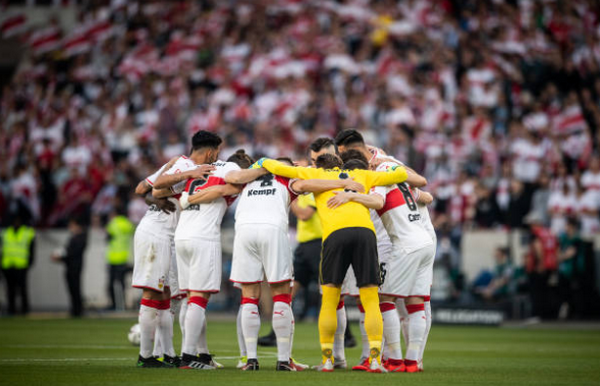 Đây là màn đối đầu giữa đội xếp hạng 16 Bundesliga Stuttgart...