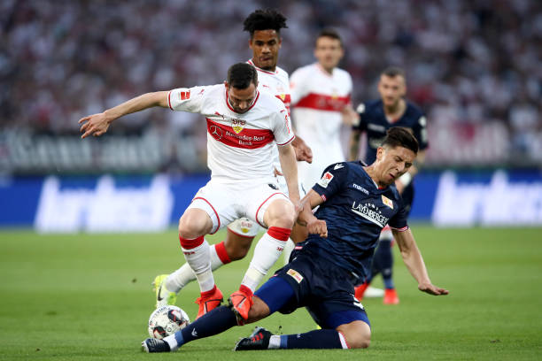 Với tính chất quan trọng, hai đội đã thi đấu vô cùng quyết tâm và quyết liệt trên sân. Chủ nhà Stuttgart kiểm soát bóng nhiều hơn nhưng Union Berlin không hề kém cạnh về số cơ hội.