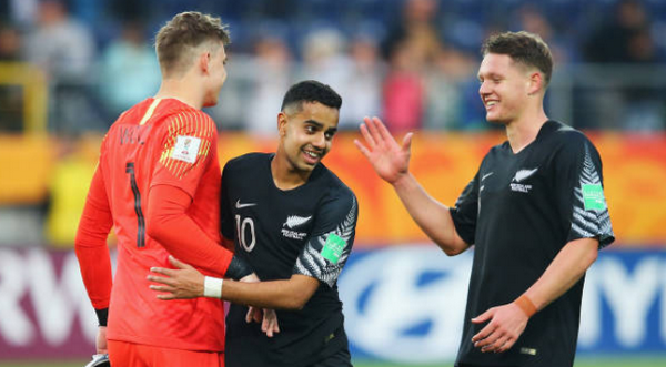 Bước sang hiệp hai, Sarpreet Singh (số 10) và Matthew Conrot lần lượt ghi bàn thắng thứ 4 và 5. Đáng chú ý, Singh là một trong năm cầu thủ từng tham dự giải đấu năm 2017 cùng với Michael Woud (số 1), Cameron Brown, Callum McCowatt, Joe Bell.