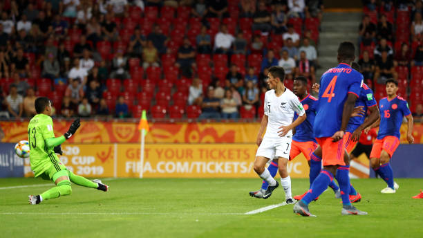 Sau bàn thua, U20 New Zealand tích cực dâng cao tìm bàn gỡ hòa. Phút 35, họ có được thành quả với pha lập công của Elijah Just.