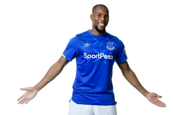 Nói về cậu học trò mới, HLV Marco Silva phát biểu: "Djibril là một cầu thủ giàu kinh nghiệm, giành được nhiều danh hiệu và thi đấu nhiều trận ở đẳng cấp cao. Là một Nhà vô địch World Cup, cậu ấy có nhiều khát khao để vươn tới những nấc thang mới trong sự nghiệp."