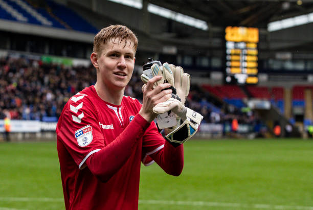 Dù đối thủ tung ra đến 24 cú sút, thủ thành 17 tuổi của Bolton Matthew Alexander vẫn bảo toàn thành công mành lưới đội nhà.