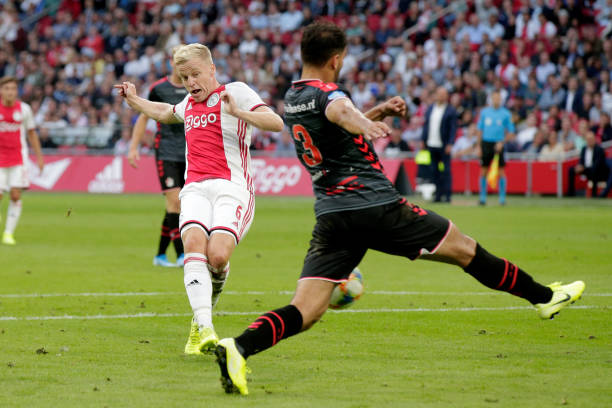 Bán De Jong và Lass Schone, Donny van de Beek giờ đây là niềm hy vọng số 1 của Ajax ở hàng tiền vệ.