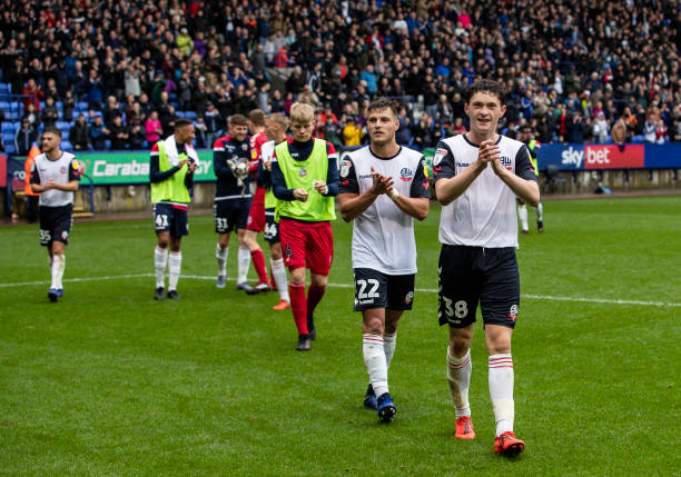 Bolton xuất sắc cầm hòa Coventry và có điểm số đầu tiên trong mùa giải.