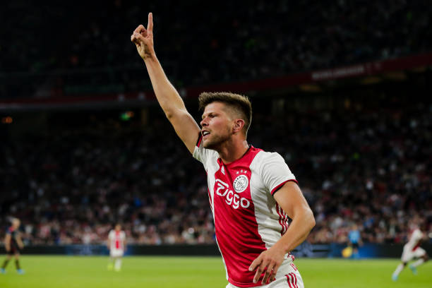 Lão tướng Klaas-Jan Huntelaar được tung vào sân trong khoảng 20 phút cuối cùng. Anh nâng tỉ số lên 4-0 ở phút 80.