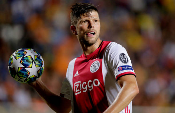 Phút 72, lão tướng Klaas-Jan Huntelaar được tung vào sân với hy vọng cái duyên ghi bàn của anh sẽ giúp đội nhà phá vỡ bế tắc.