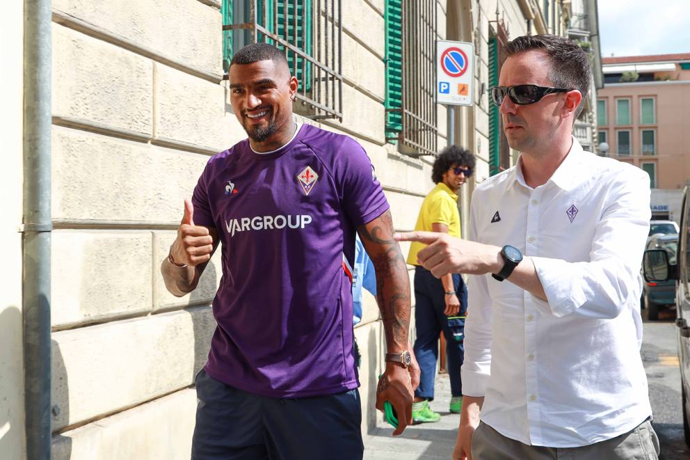 Hộ công: Kevin-Prince Boateng - Vừa trải qua giai đoạn lượt về mùa giải 2018/19 tại Barcelona, Boateng từng khoác áo nhiều CLB lớn như Tottenham, Dortmund, Schalke, AC Milan.