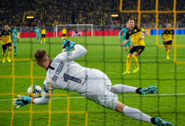 Những tuần vừa qua là khoảng thời gian không mấy dễ dàng với Reus. Trận mở màn Champions League, anh đã sút hỏng 11m bỏ qua cơ hội giành trọn 3 điểm trước Barca.