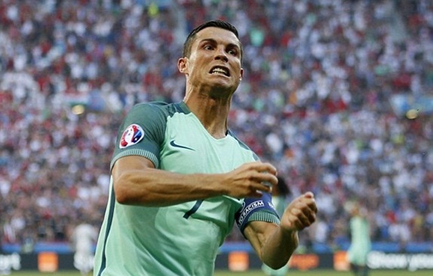 Ảnh bài viết Ronaldo rực sáng với cú đúp đưa Bồ Đào Nha vào vòng knock-out