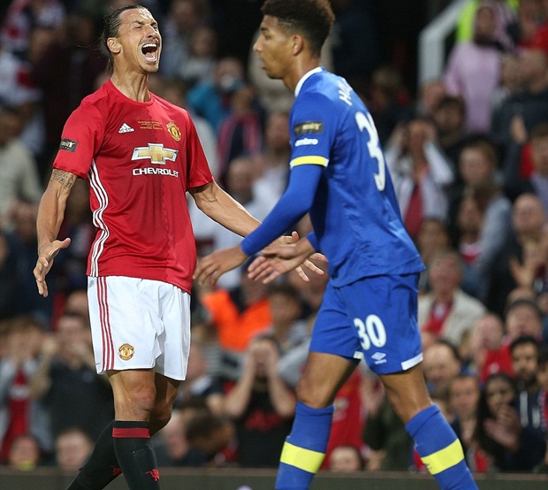 Ảnh bài viết Ibra bỏ lỡ 2 cơ hội, Man Utd đành hòa Everton