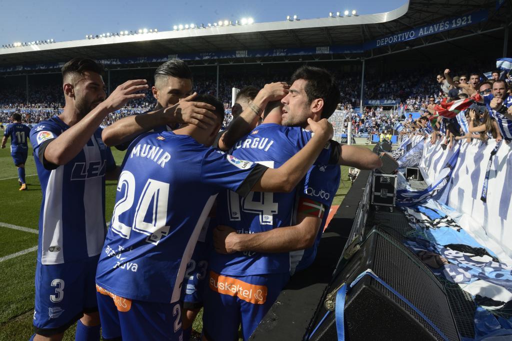 Alaves có bàn gỡ hòa. Đây cũng là bàn thắng đầu tiên của họ tại La Liga sau 6 vòng đấu.