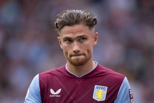 Matty Cash là mục tiêu hàng đầu của Chelsea.