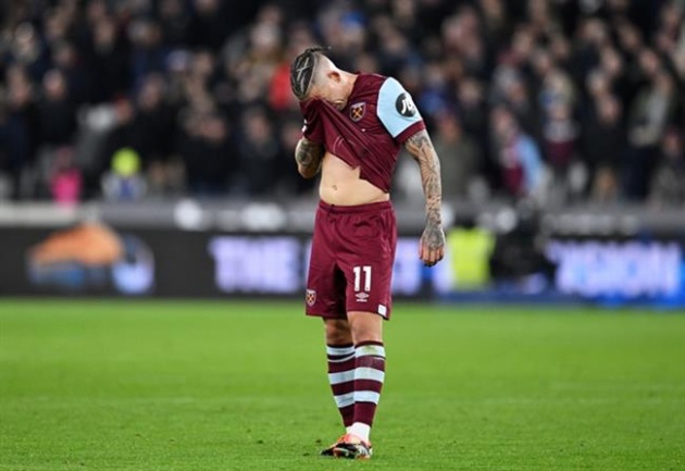 Kalvin Phillips đang sa sút nghiêm trọng ở West Ham.