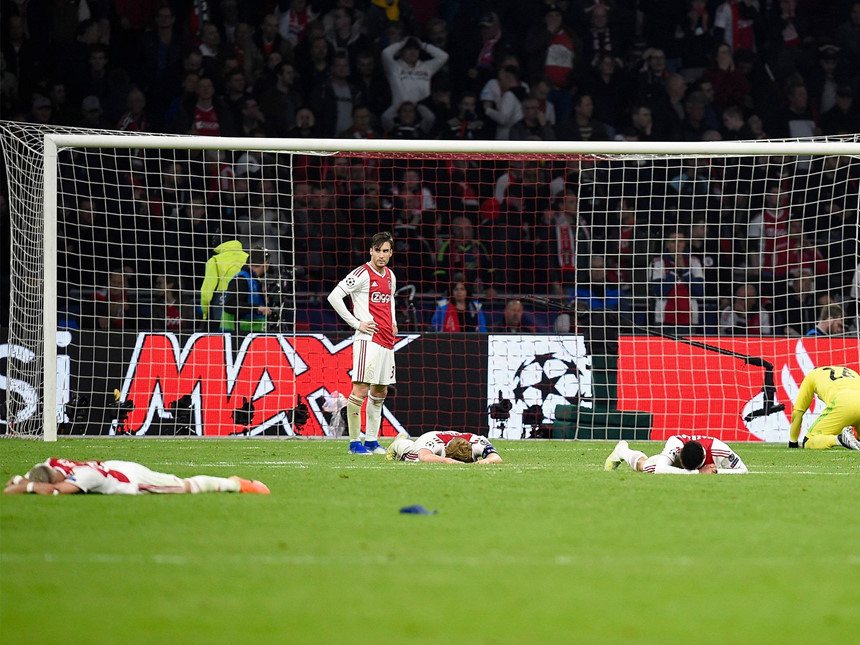 Ajax sụp đổ với bàn thắng vào phút bù giờ thứ 5 của Lucas Moura. Ảnh: Getty.