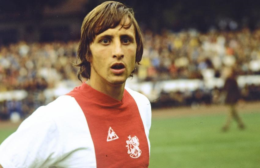Khi sinh thời Johan Cruyff luôn muốn hướng Hà Lan và Ajax tới lối đá tấn công hoa mỹ. Ảnh: Getty.