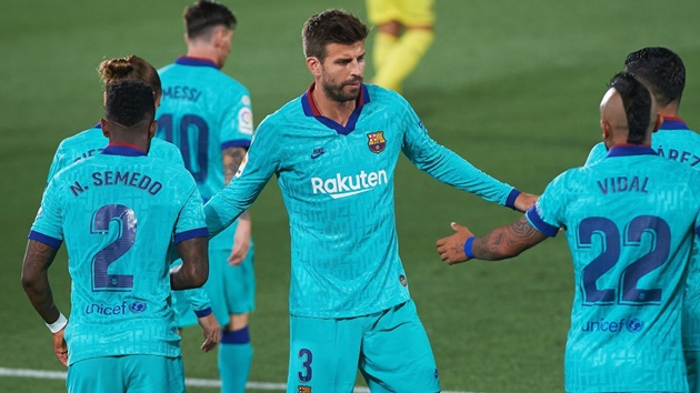 Trung vệ: Gerard Pique (Barcelona).